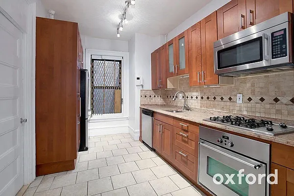 Rented by Oxford Property Group | media 7