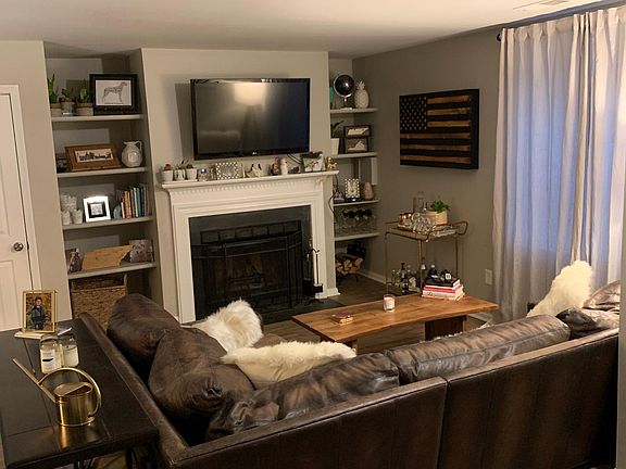 3rd image of 6110 Old Landing Way #66