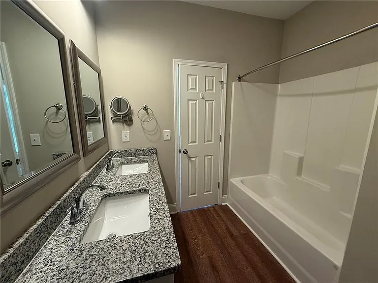 519 Liberty Park Dr NE — Photo 6