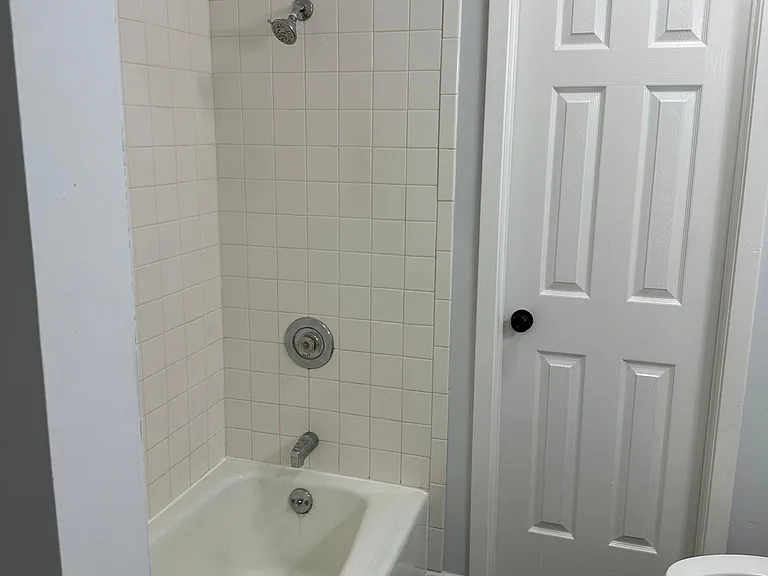 7211 Westglade Dr — Photo 17
