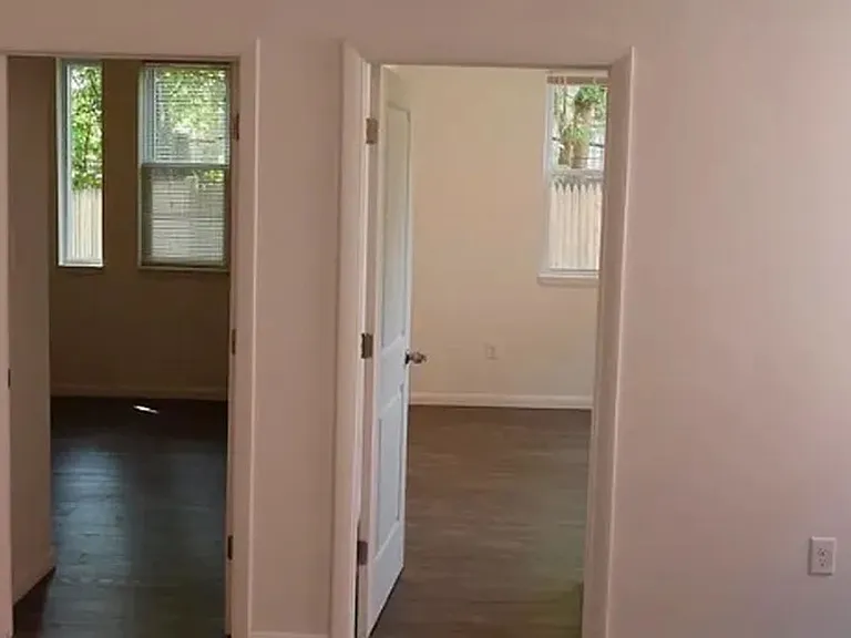 Newly Renovated Temple Student Housing — Photo 8