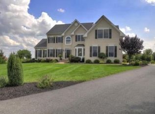 7 Manchur Ct, Flemington, NJ 08822