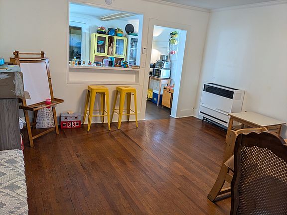 Dining area with breakfast bar