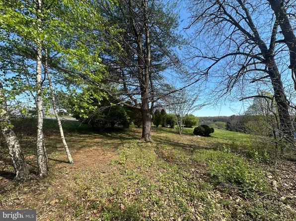 1037 Indian Dr, Auburn, PA 17922