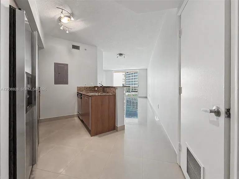 9055 SW 73rd Ct #1004 — Photo 4
