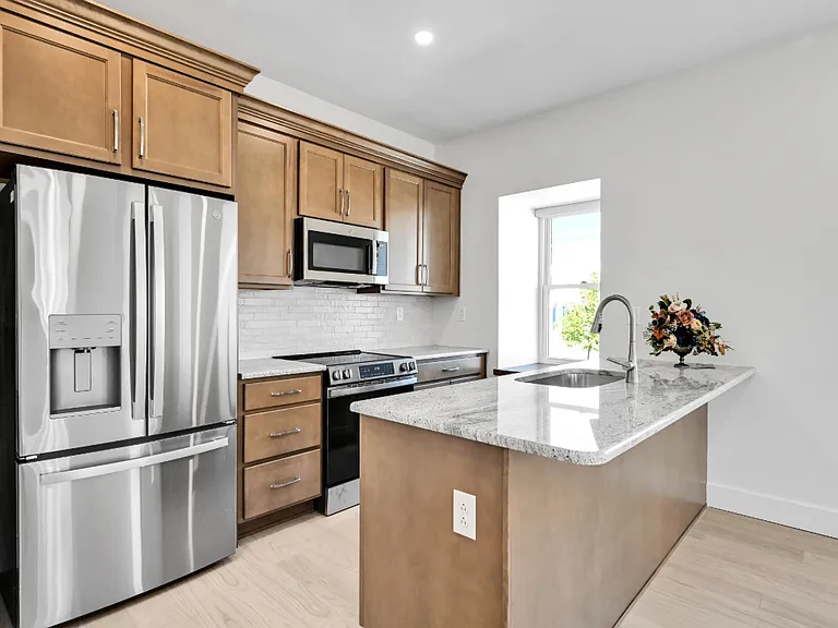 132 E Market St #201 — Photo 1