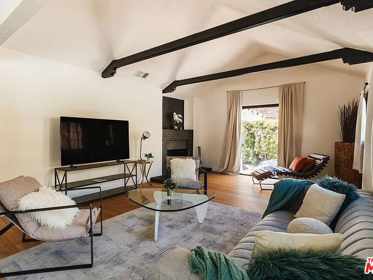 2062 High Tower Dr — Photo 3