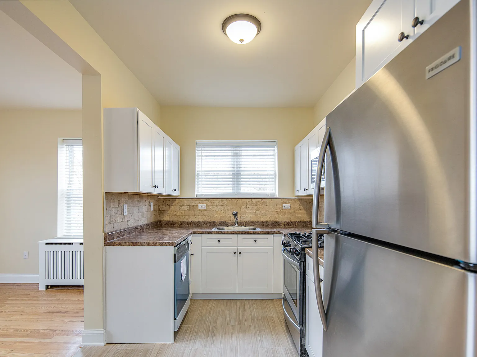 1 bed, 650 sqft, $1,900 — Photo 3