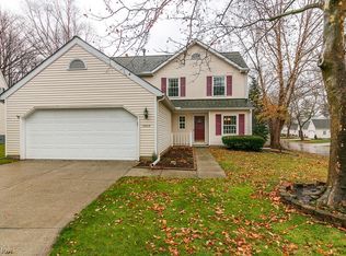5835 Pineview Ln #302, Willoughby, OH 44094