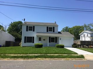 8 Waverly Pl, Freehold, NJ 07728