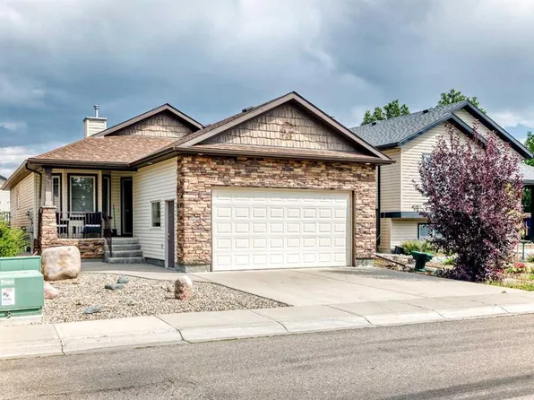 27 W Jessie Robinson Close N, Lethbridge, AB T1H 6Y4