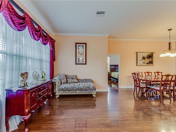 3rd image of 2133 SW 39th Ter