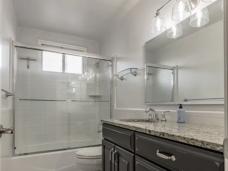 4103 Benjamin Ave #7 — Photo 10