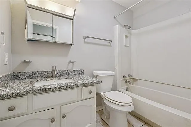 1728 Greenwood Dr — Photo 14