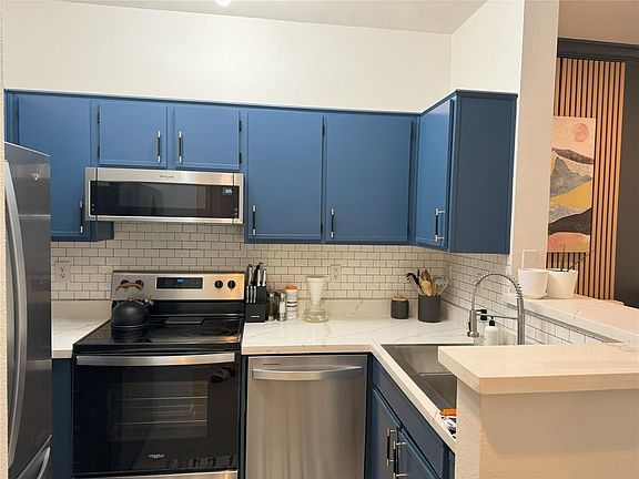 5th image of 3231 Allen Pkwy APT 4203