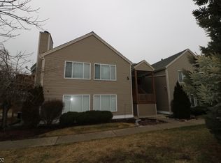 57 Falcon Ridge Way N, Hamburg, NJ 07419