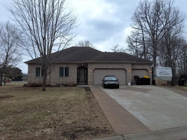 6087 Golden Oaks Cir, North Branch, MN 55056