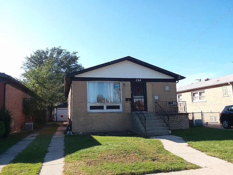 284 Madison Ave photo 1