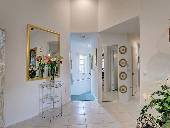 3rd image of 5171 Floria Dr APT J