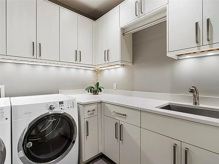 3376 Peachtree Rd #44B — Photo 34