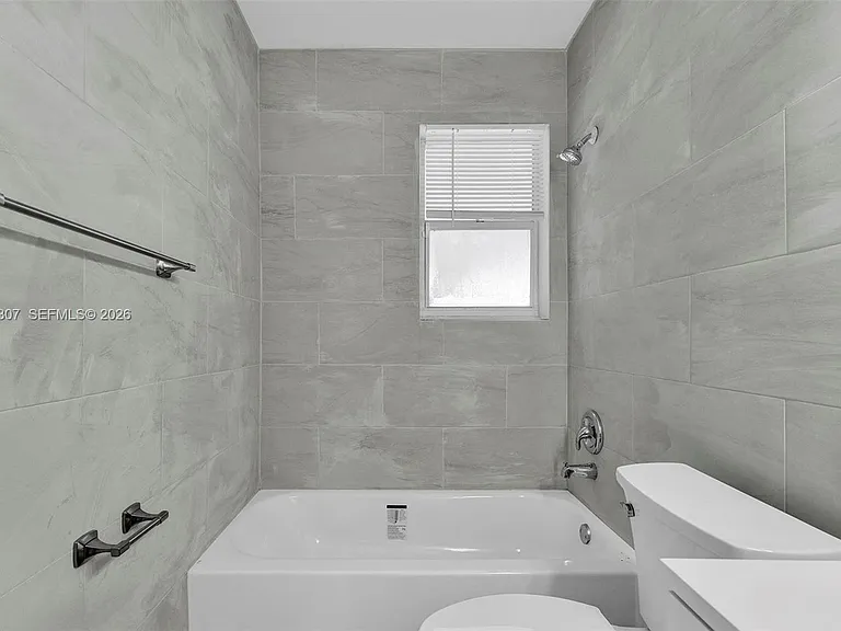 551 NW 30th Ter — Photo 18