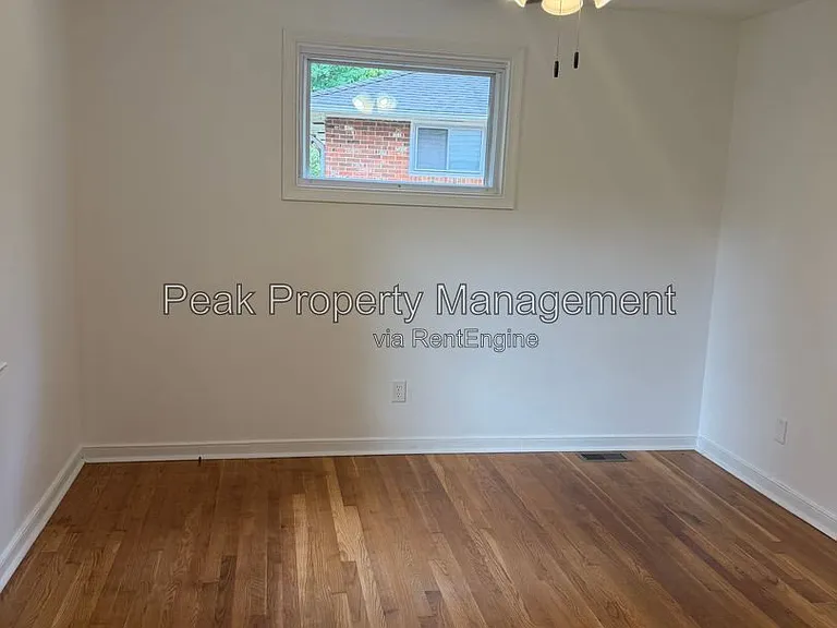 2119 Woodmont Dr — Photo 14
