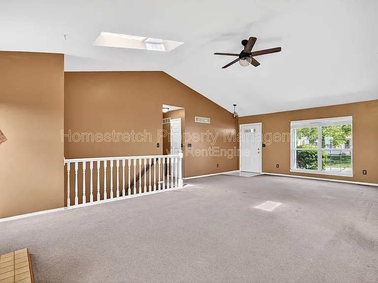 166 Royallprairie Ln — Photo 11