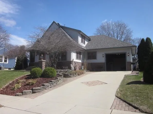 228 S Fischer Ave, Jefferson, WI 53549