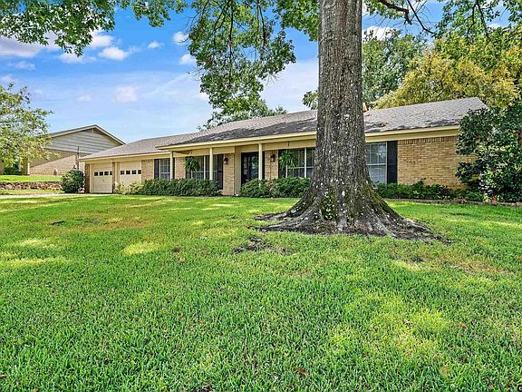 2nd image of 704 Top Hill Dr