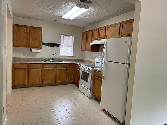 5th image of 402 Ross St