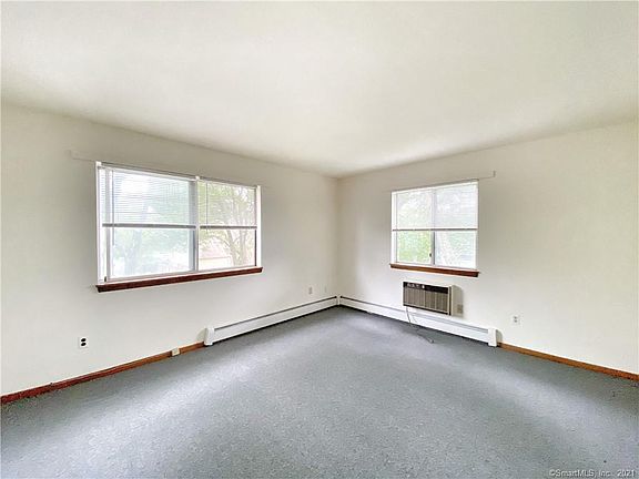 4th image of 53 1/2 Glenwood Ave #B