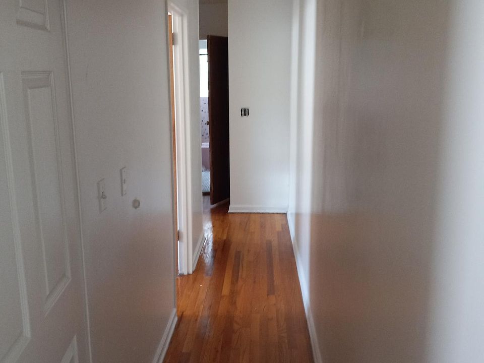 1st image of 1233 E 222nd St