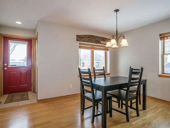 5th image of 507 Maywood St