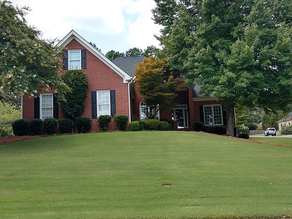 2nd image of 2105 Rosie Ln