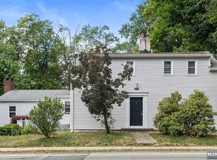 977 Franklin Tpke, Allendale, NJ 07401