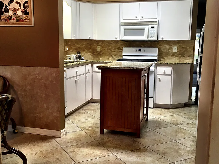 Fully Stocked Kitchen