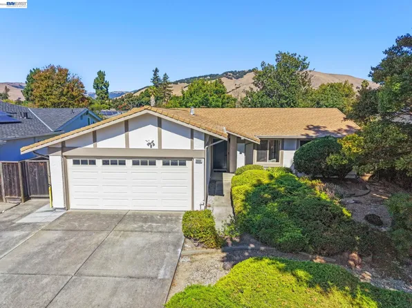 38660 Moore Dr, Fremont, CA 94536
