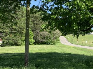 105 Chipman Rd #2, Bethpage, TN 37022