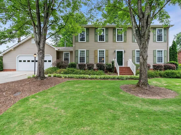 208 Longstreet Dr, Greer, SC 29650