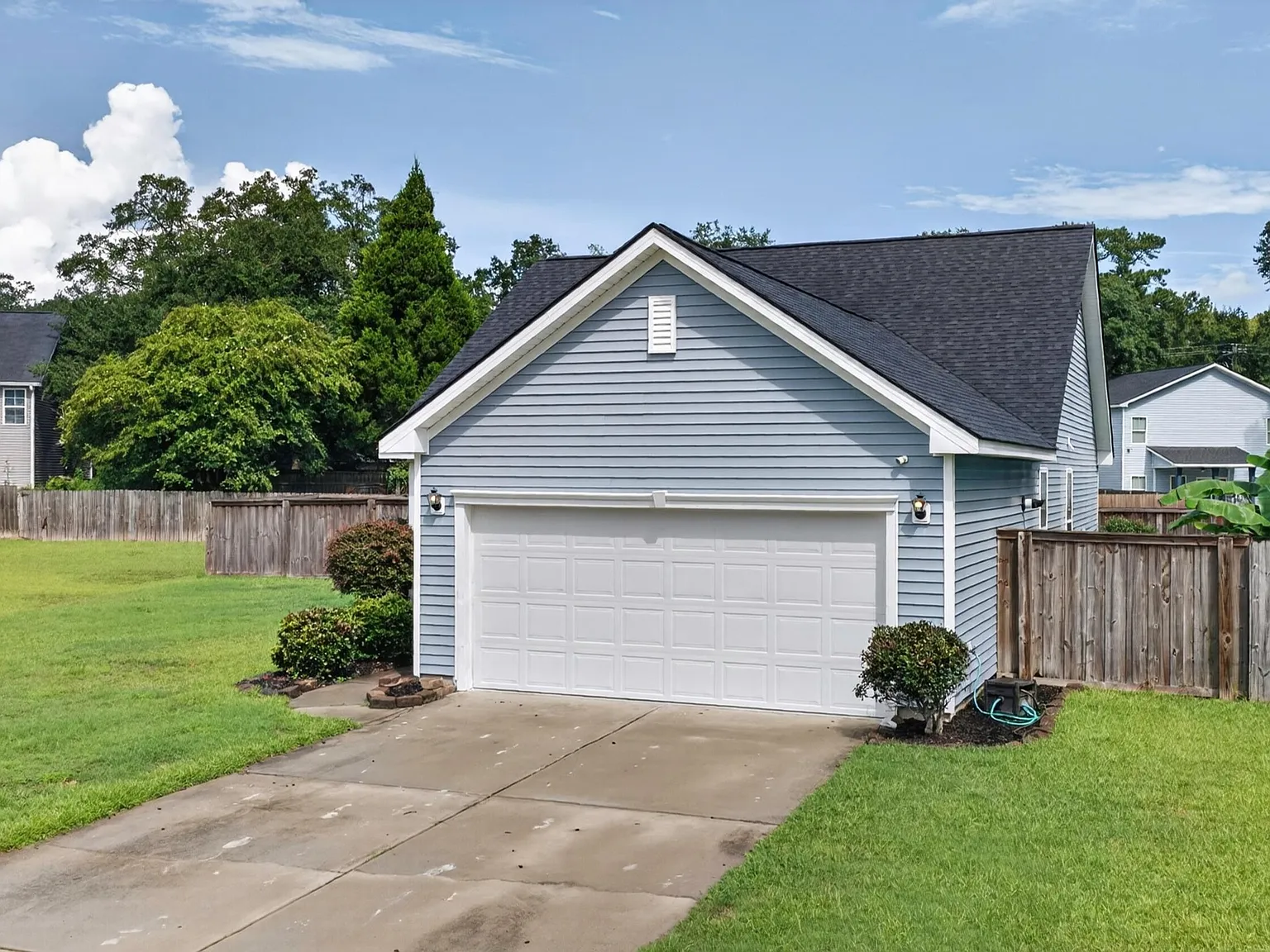 3 bed, 2.0 bath, 1095 sqft, $2,000 — Photo 3