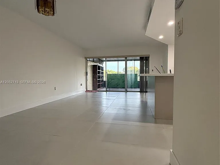 14293 Kendale Lakes Cir #14293 — Photo 5