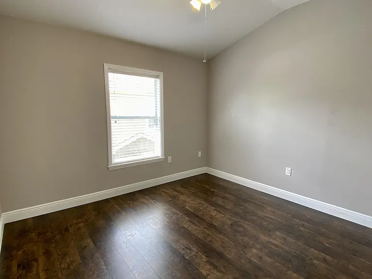 1343 Broken Oak Dr #B — Photo 11