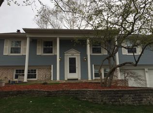 1028 Whitehall Dr, Buffalo Grove, IL 60089