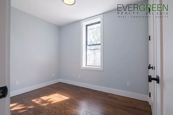 Rented by ERNY LLC | media 16