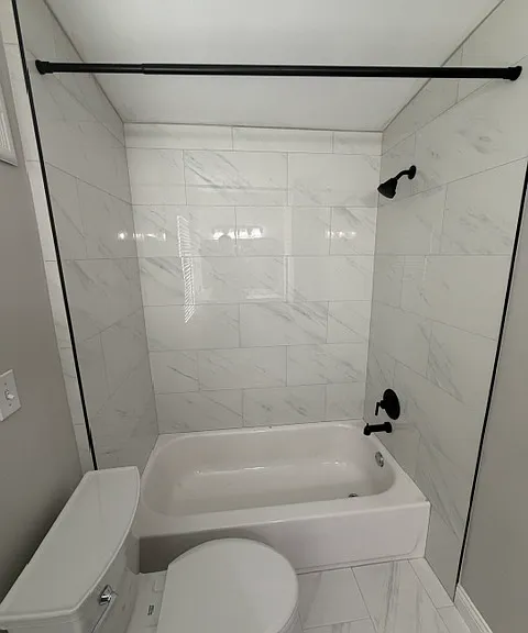 409 Warner St #2 — Photo 4