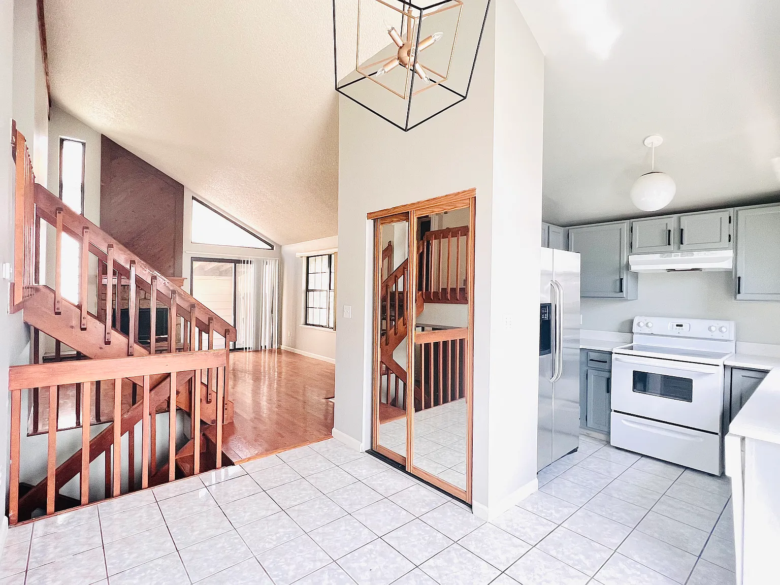 5 bed, 1830 sqft, $2,680 — Photo 2