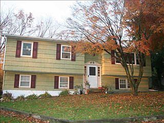 1st image of 9 Stony Hill Ln