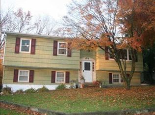 9 Stony Hill Ln, West Nyack, NY 10994