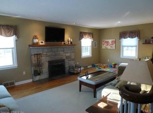 226 Nichols Ter, Stratford, CT 06614
