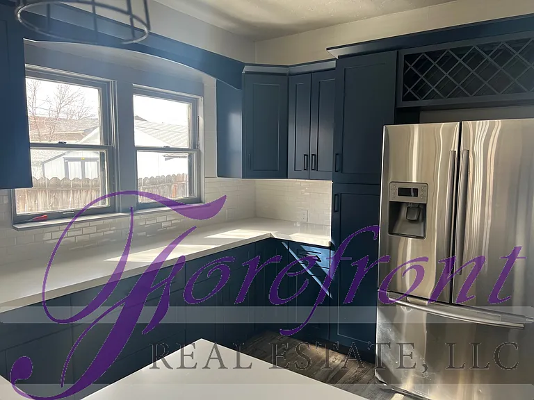 232 S Kenwood St — Photo 4